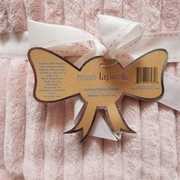 NWT Mon Lapin Rose Velvet Throw - Picture 3 of 4